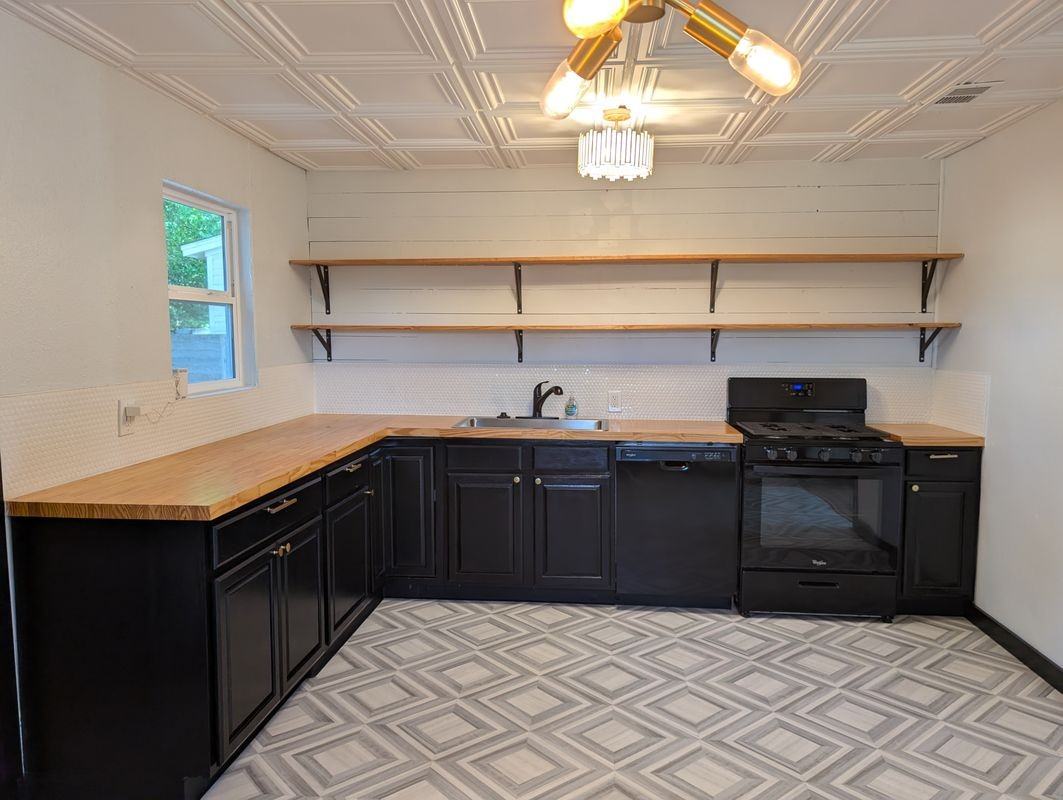 6915 Providence Ave - Photo 6 of 28