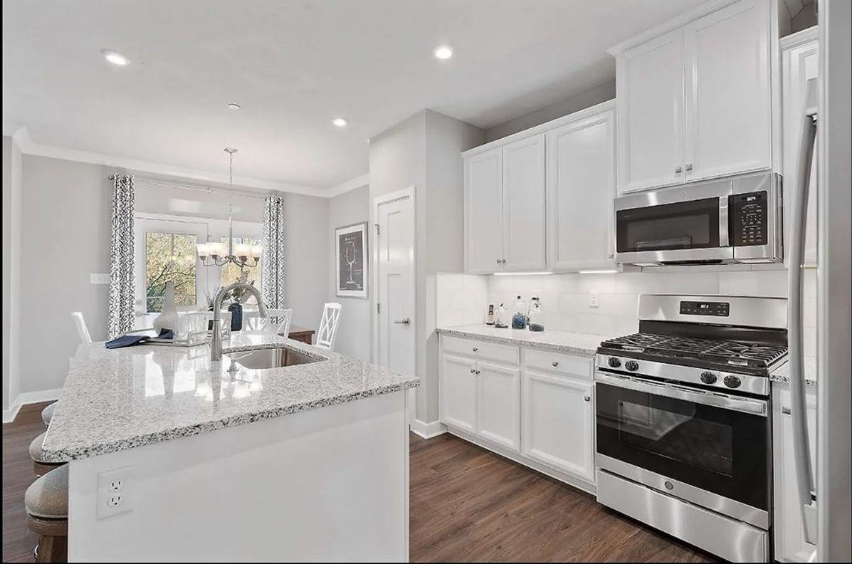 300 Plaza Dr - Photo 3 of 21