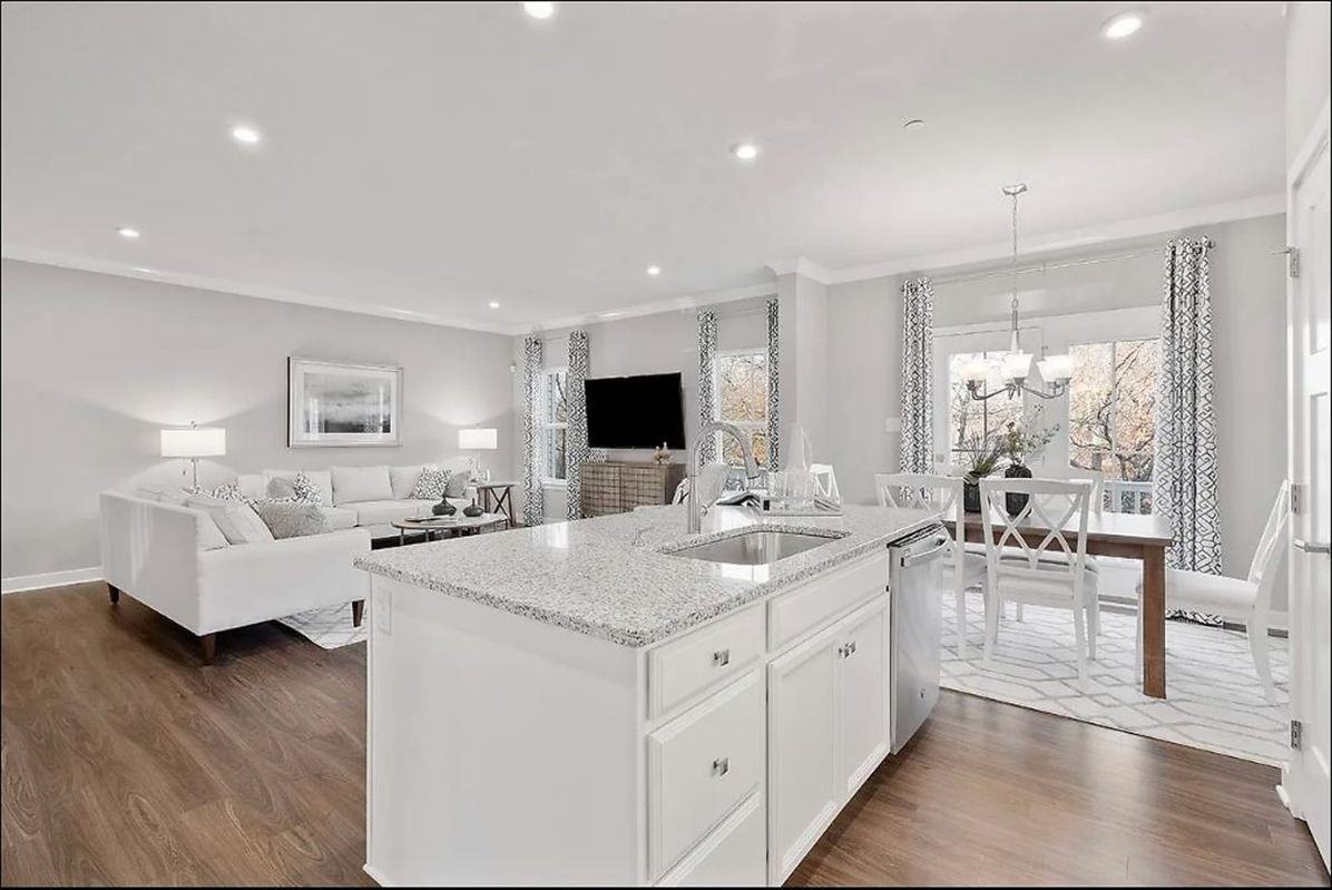 300 Plaza Dr - Photo 5 of 21