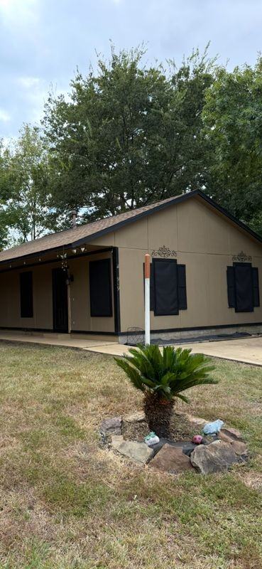 919 Lovett Ct - Photo 3 of 9