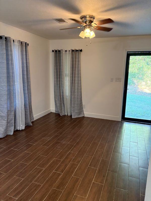 919 Lovett Ct - Photo 7 of 9