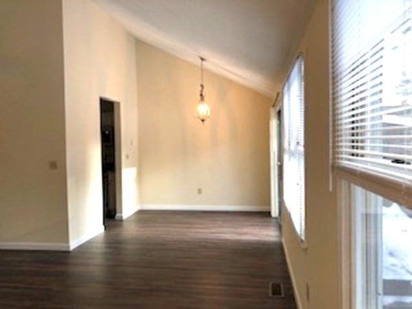 30 E Bluff Rd - Photo 4 of 16