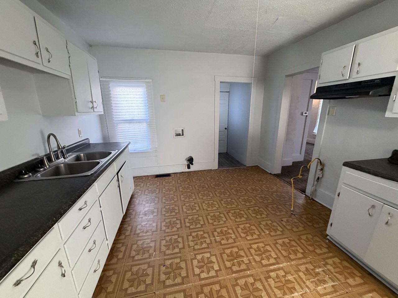 608 W Seminary St #W - Photo 3 of 17