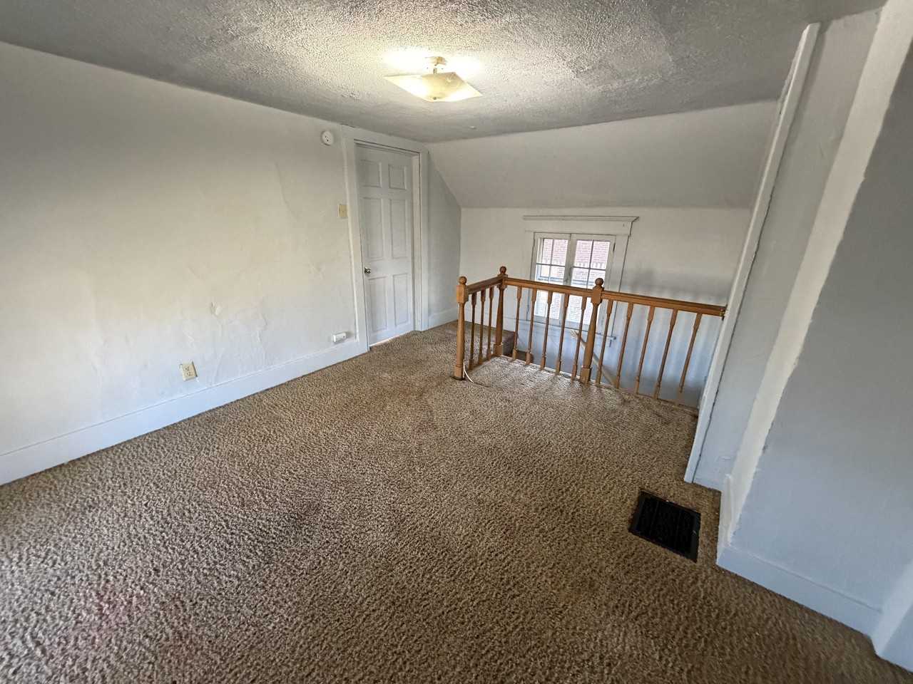 608 W Seminary St #W - Photo 7 of 17