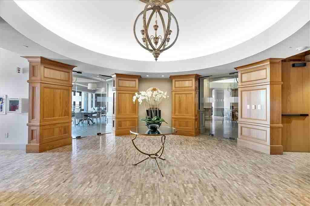 2277 Peachtree Rd Ne #811 - Photo 6 of 11