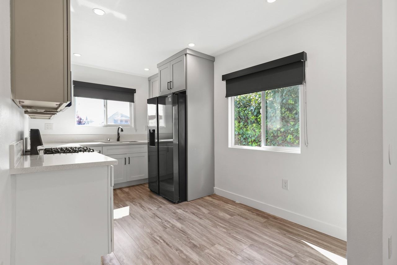 2511 Pennsylvania Ave #1 - Photo 4 of 17