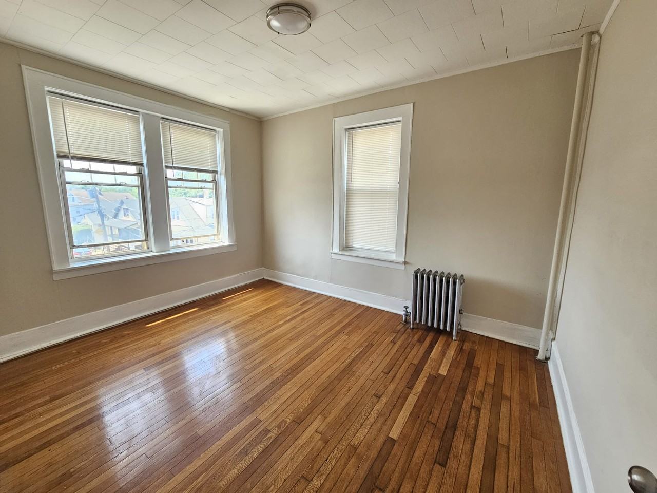 382 Bloomfield Ave #2 - Photo 4 of 8