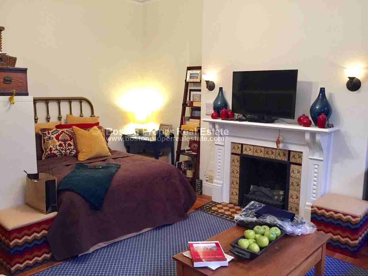 31 Gloucester St #2R - Photo 3 of 7