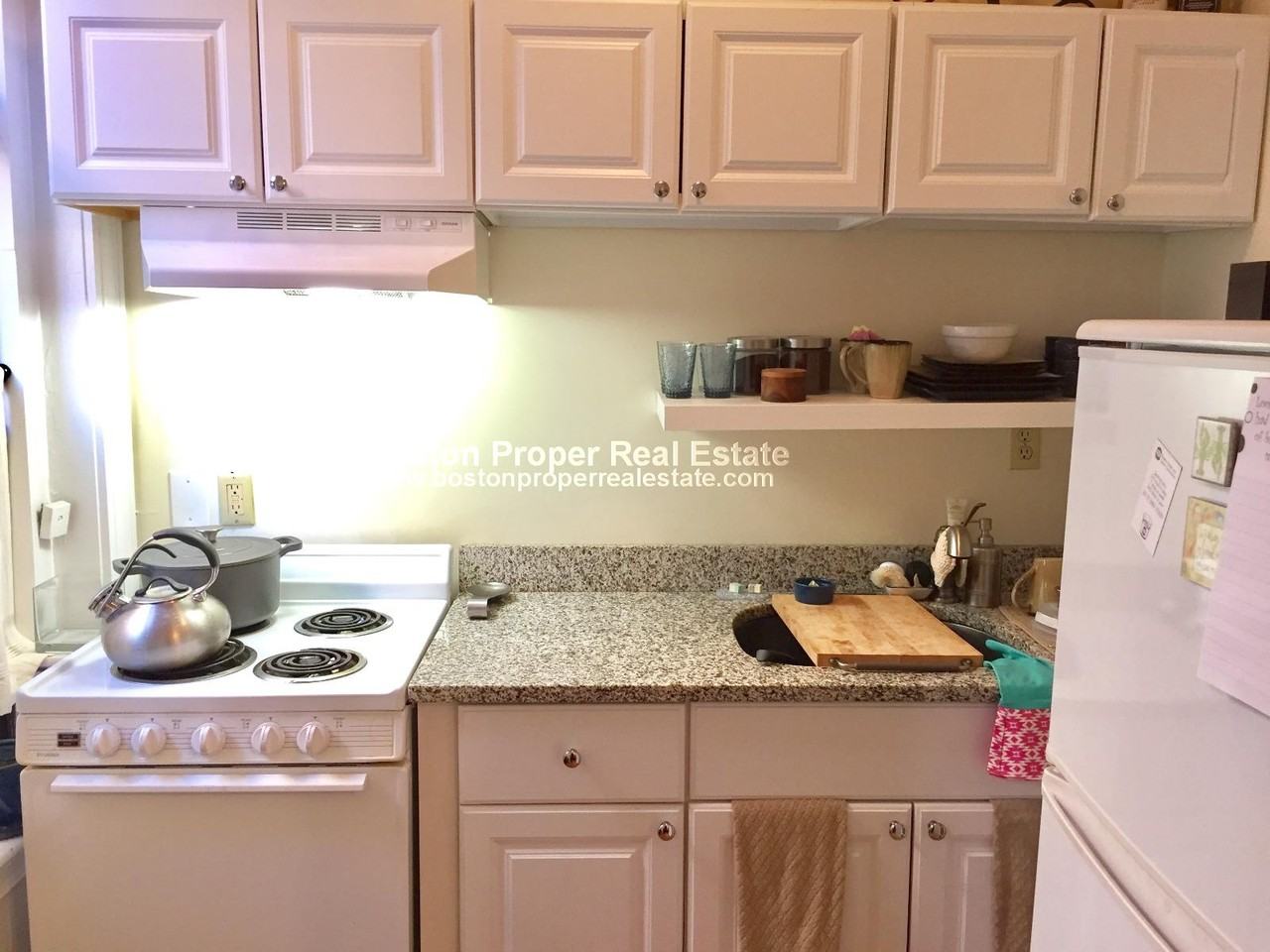 31 Gloucester St #2R - Photo 5 of 7