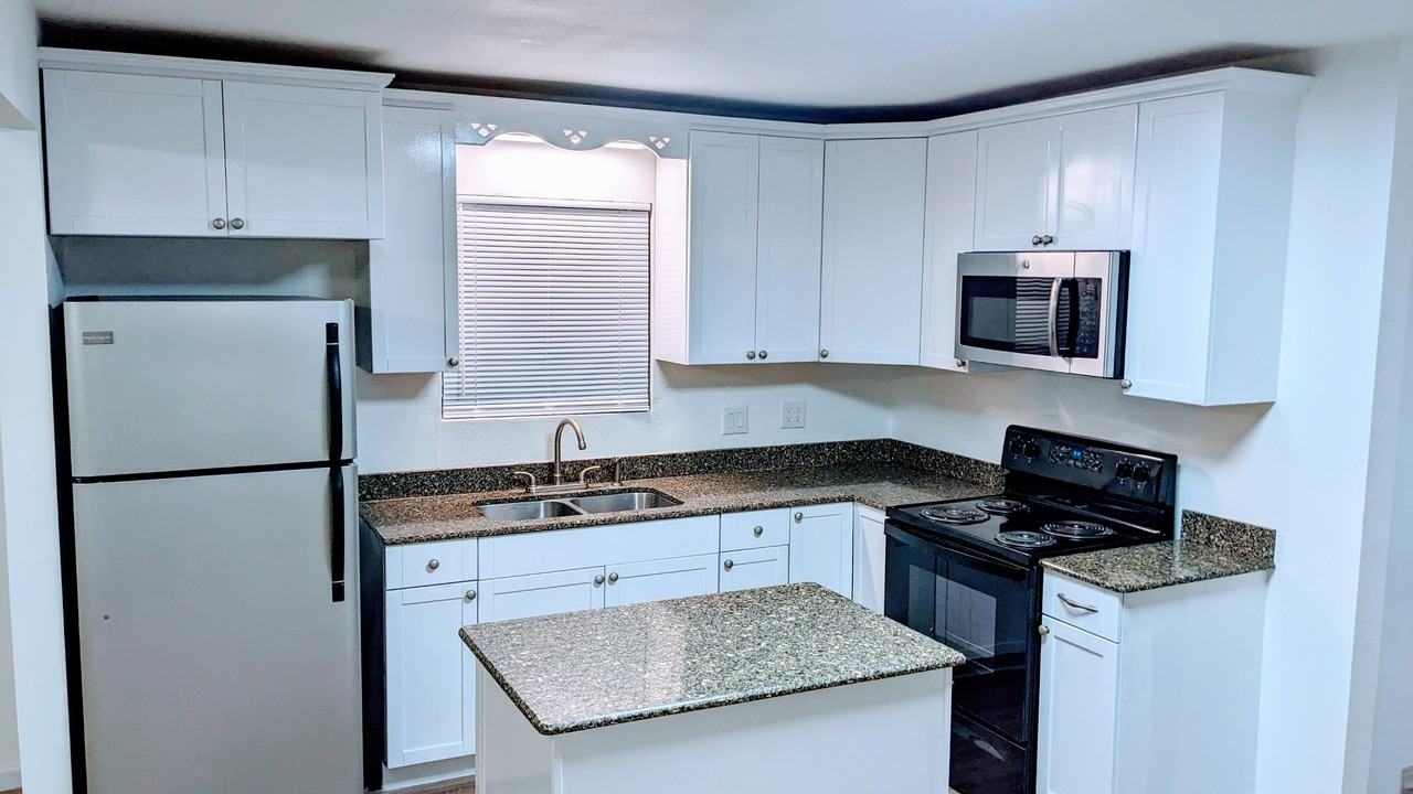 13 Flamenco Cir #NA - Photo 4 of 20