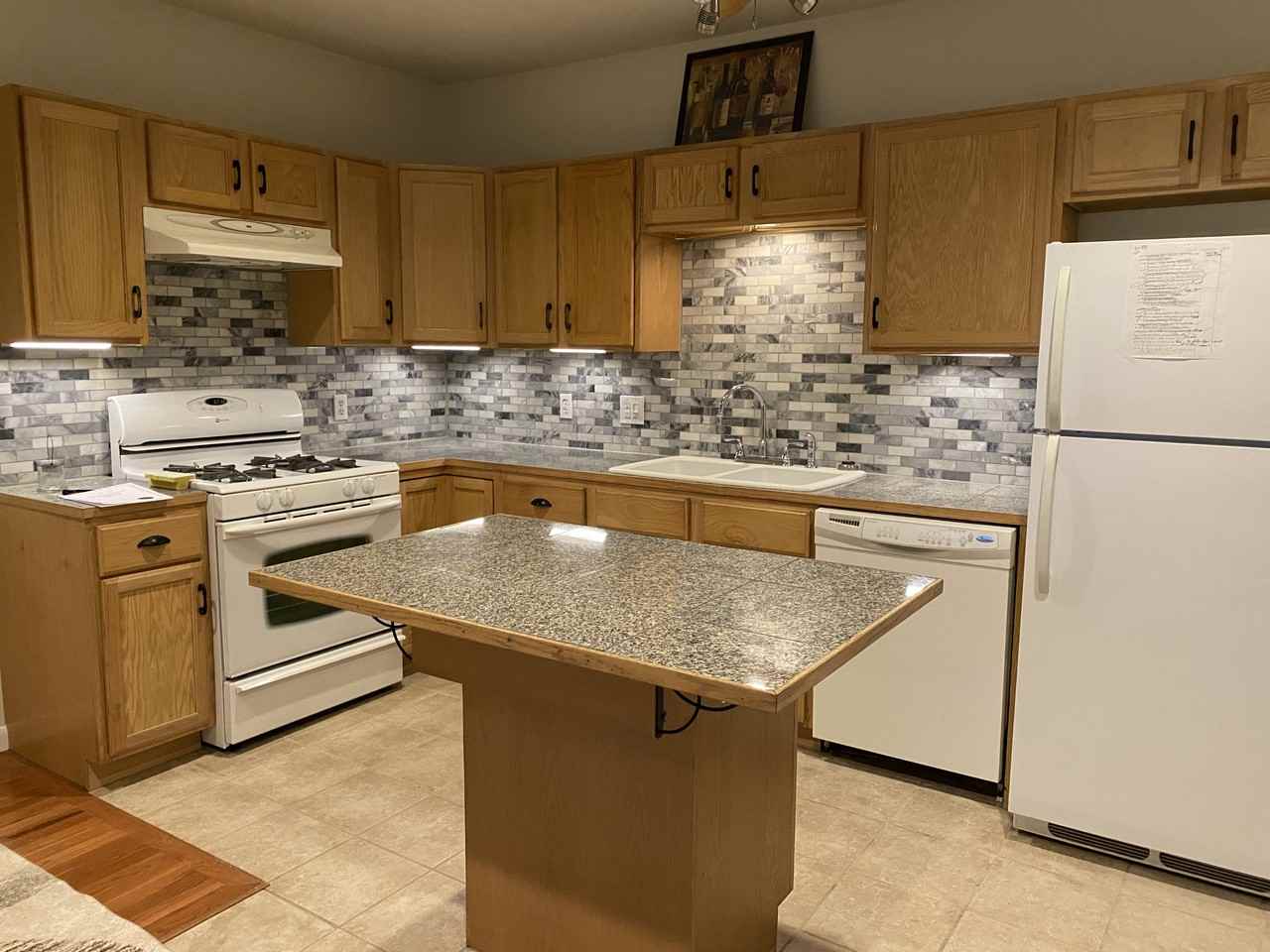 202 S Catherine St #B - Photo 3 of 22