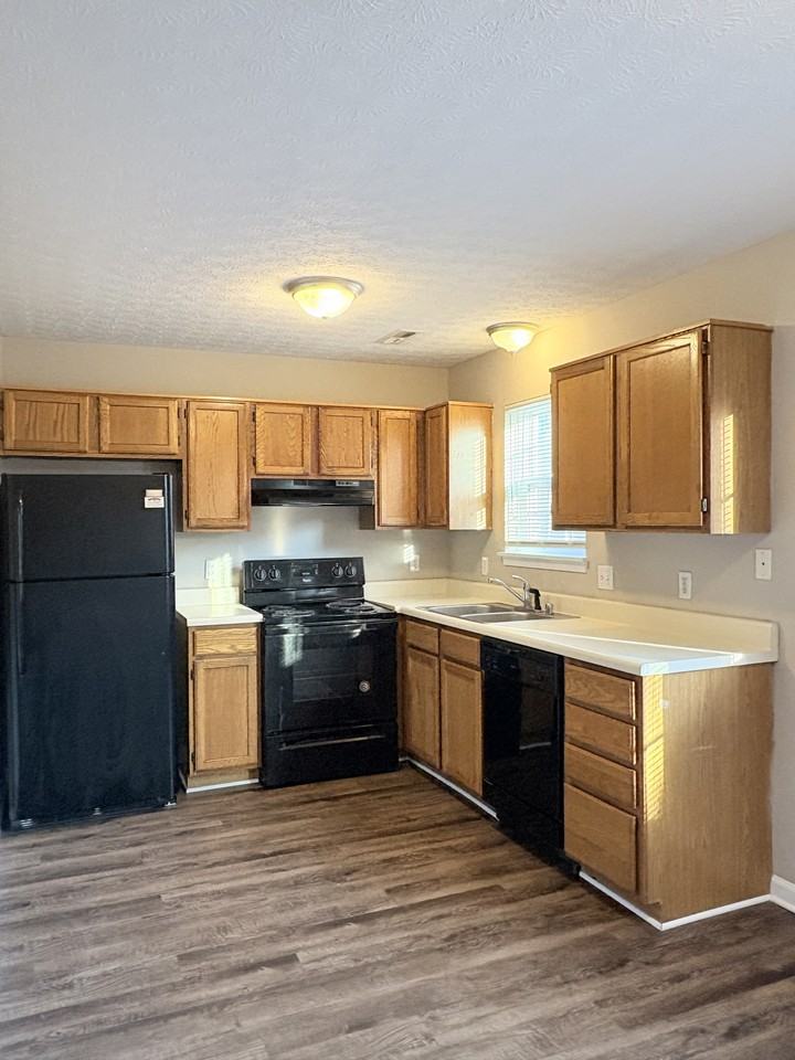 1956 Sandra St #B - Photo 3 of 14