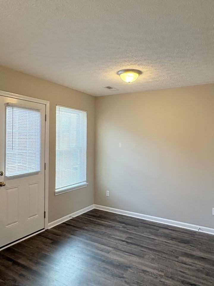 1956 Sandra St #B - Photo 5 of 14