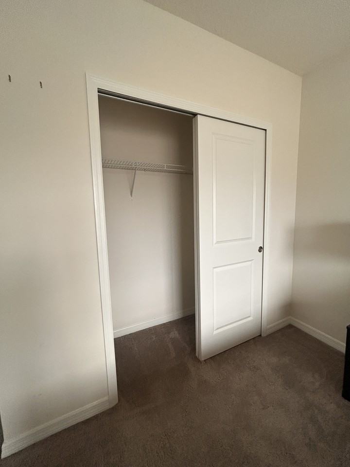 2983 Parkfield Rd #1 - Photo 3 of 12