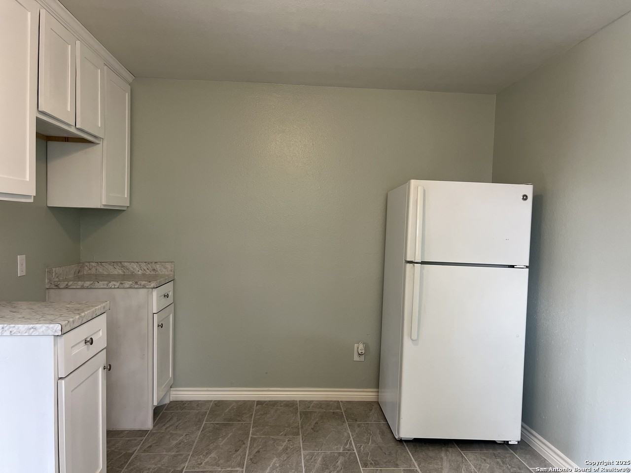 1218 Nw 23rd St #2 - Photo 5 of 13