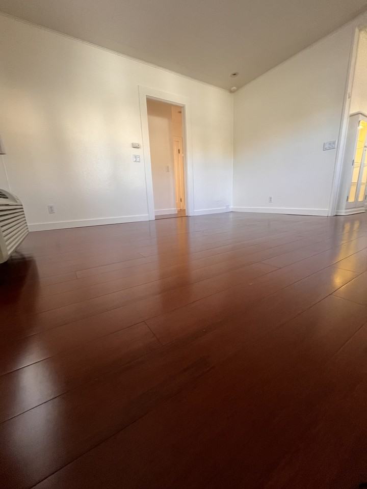 118 E Chelan Ave #NA - Photo 6 of 19