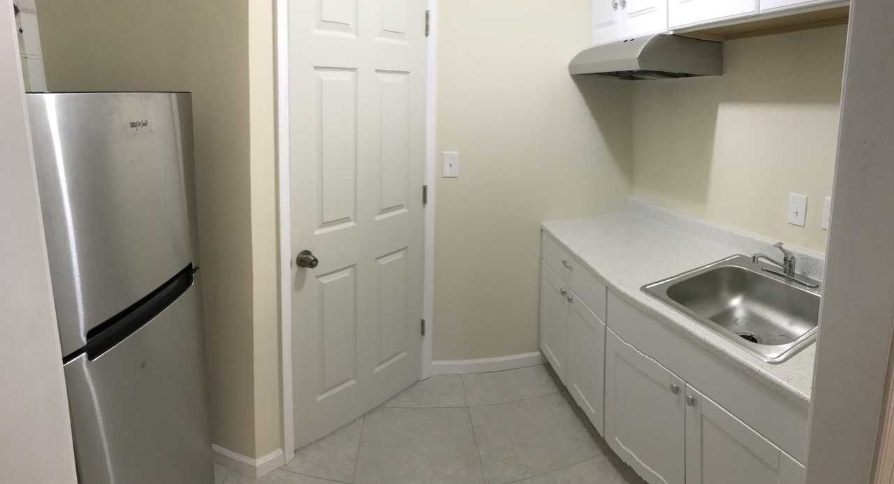 11320 Gainsborough Rd #NA - Photo 7 of 8