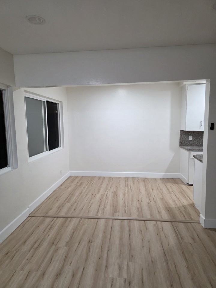 326 N Breed St #3 - Photo 2 of 10