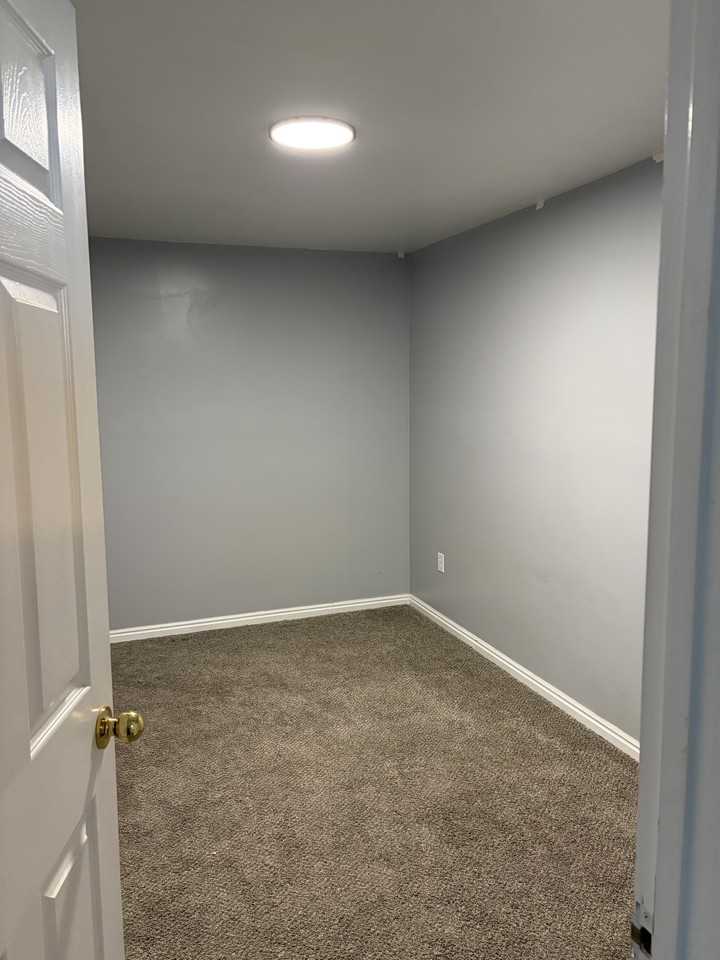 4382 S 900 W #NA - Photo 5 of 9