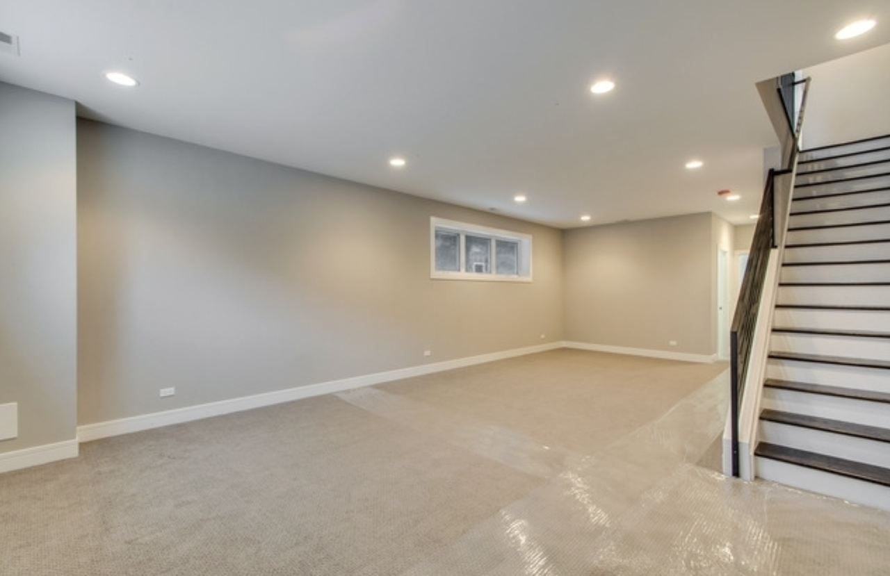 2050 N Hamlin Ave #NA - Photo 6 of 13