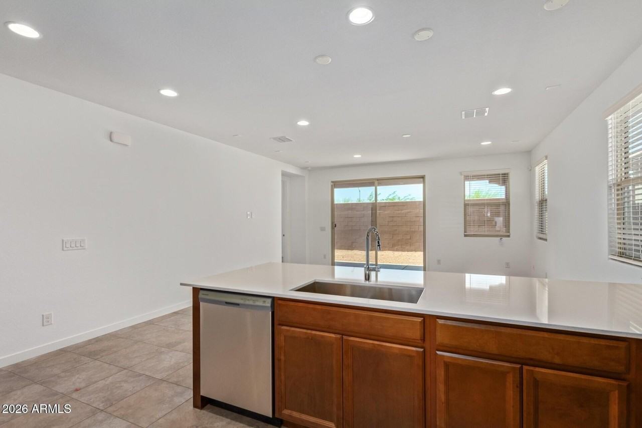 8910 W Palo Verde Dr - Photo 5 of 28