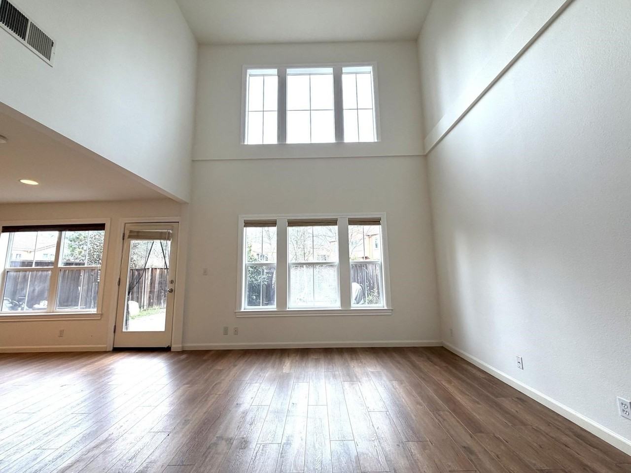 7835 Veronica Ct - Photo 2 of 13