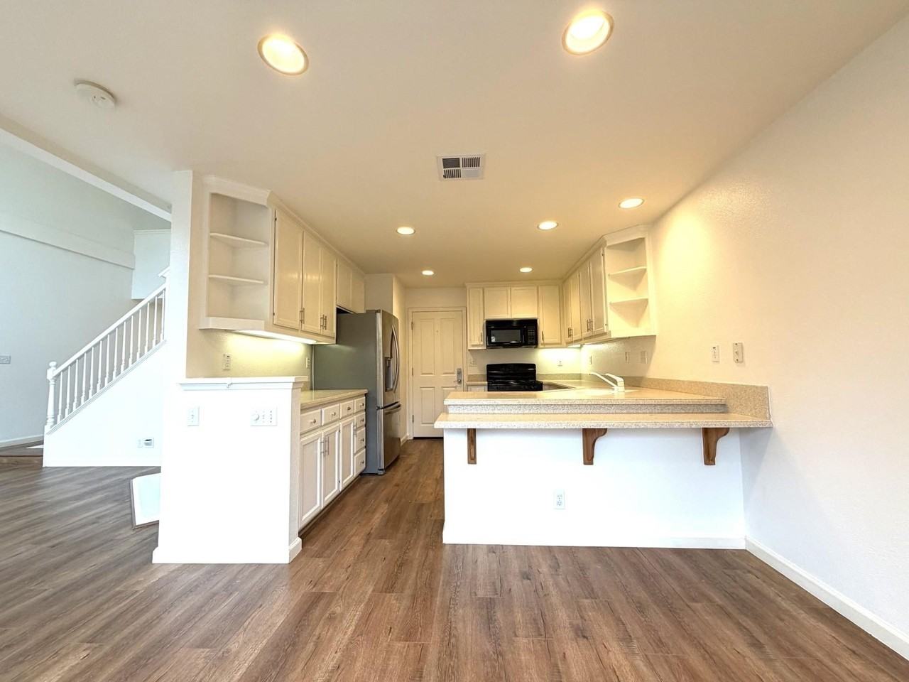 7835 Veronica Ct - Photo 4 of 13