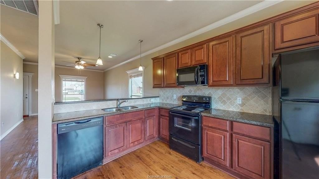 6902 Appomattox Dr - Photo 7 of 31