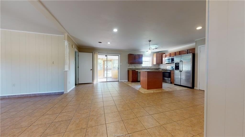 1207 Lawyer St - Photo 2 of 37