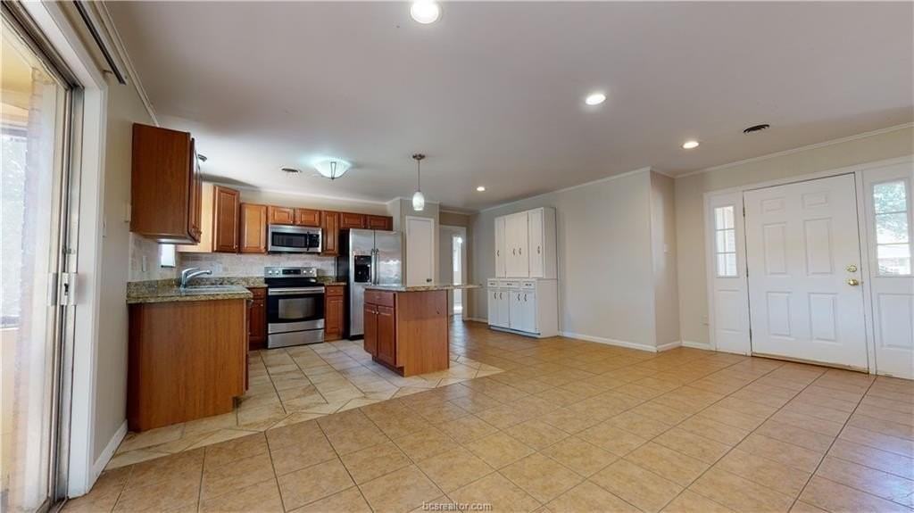 1207 Lawyer St - Photo 7 of 37