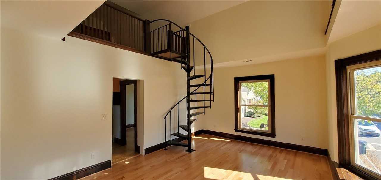 30 Main St Apt 1 #1 - Photo 4 of 12