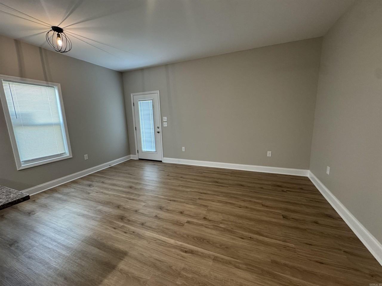 215 N Elm St - Photo 4 of 18