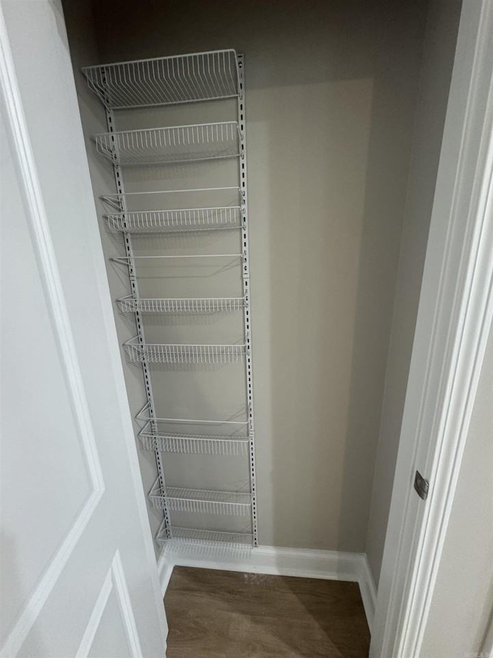 215 N Elm St - Photo 6 of 18