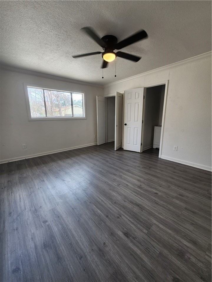 4818 Lansdown Dr - Photo 4 of 9