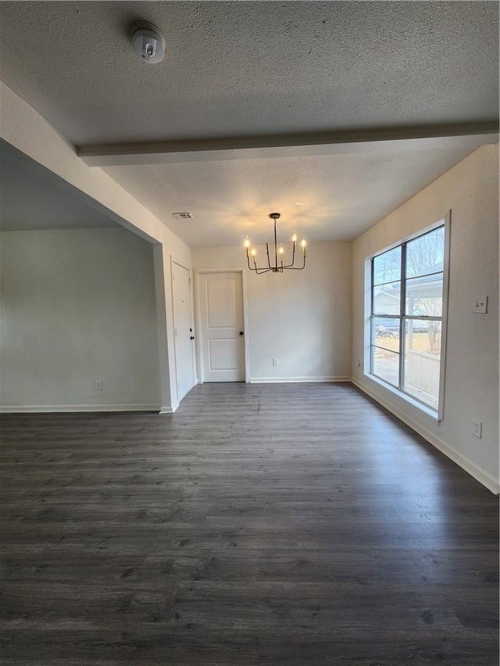 4818 Lansdown Dr - Photo 5 of 9
