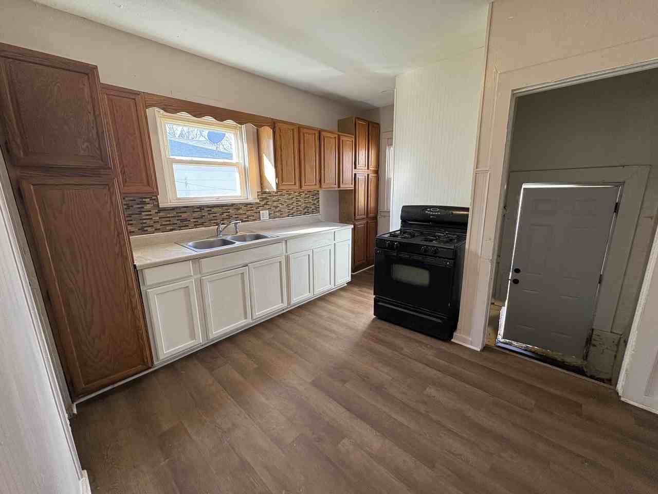 1111 East Republic Street - Photo 5 of 14