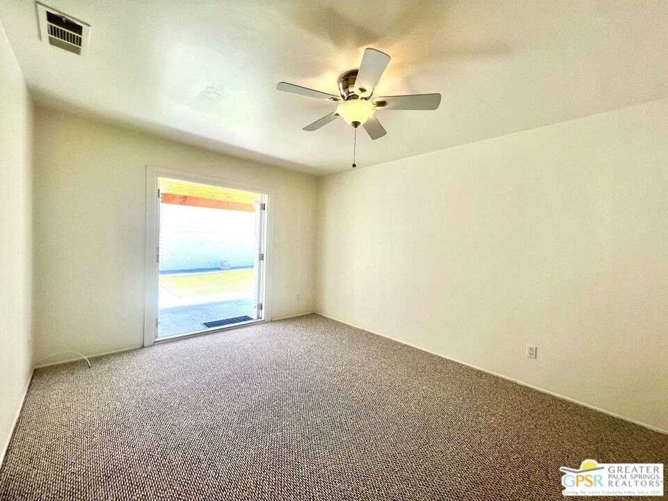 38260 Charlesworth Dr - Photo 7 of 12