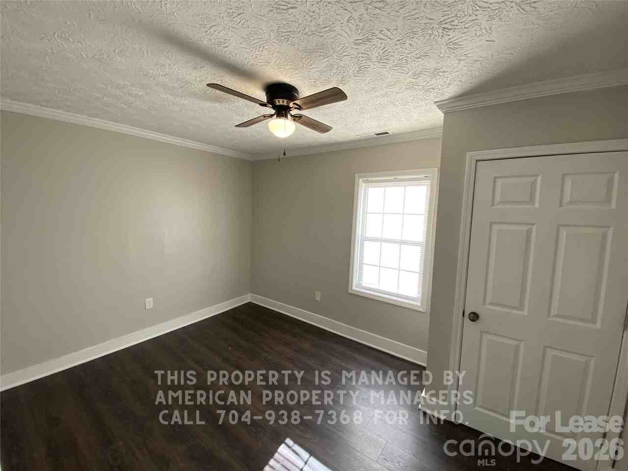 303 Southern Es St - Photo 7 of 11