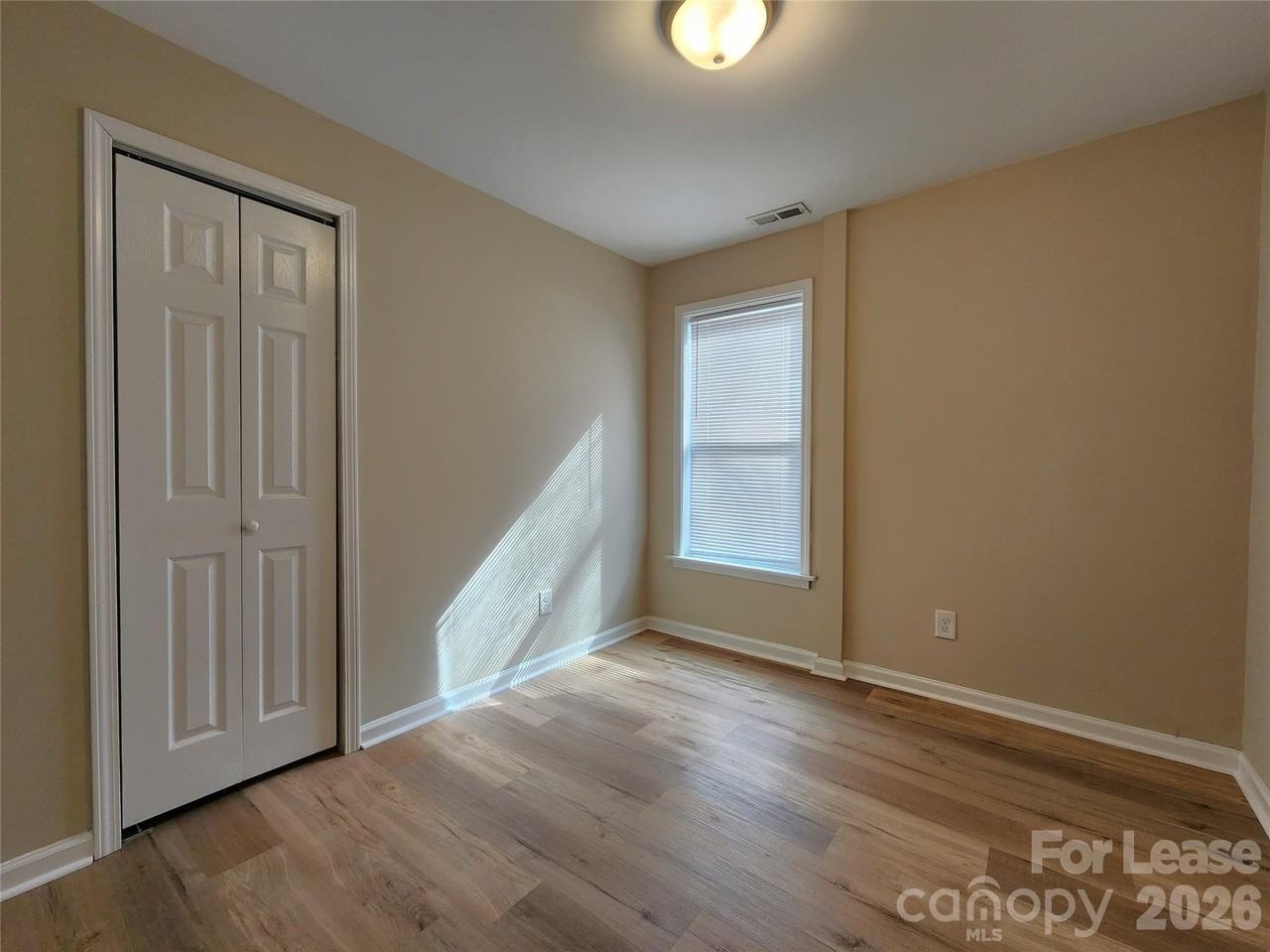 1419 Oakshade Ave - Photo 6 of 16