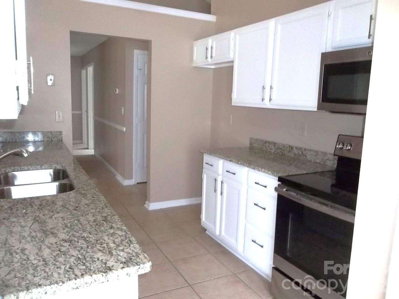 115 W Bank Dr - Photo 4 of 17