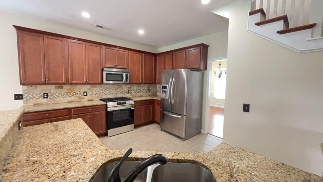 112 Carnegie Ct - Photo 6 of 24