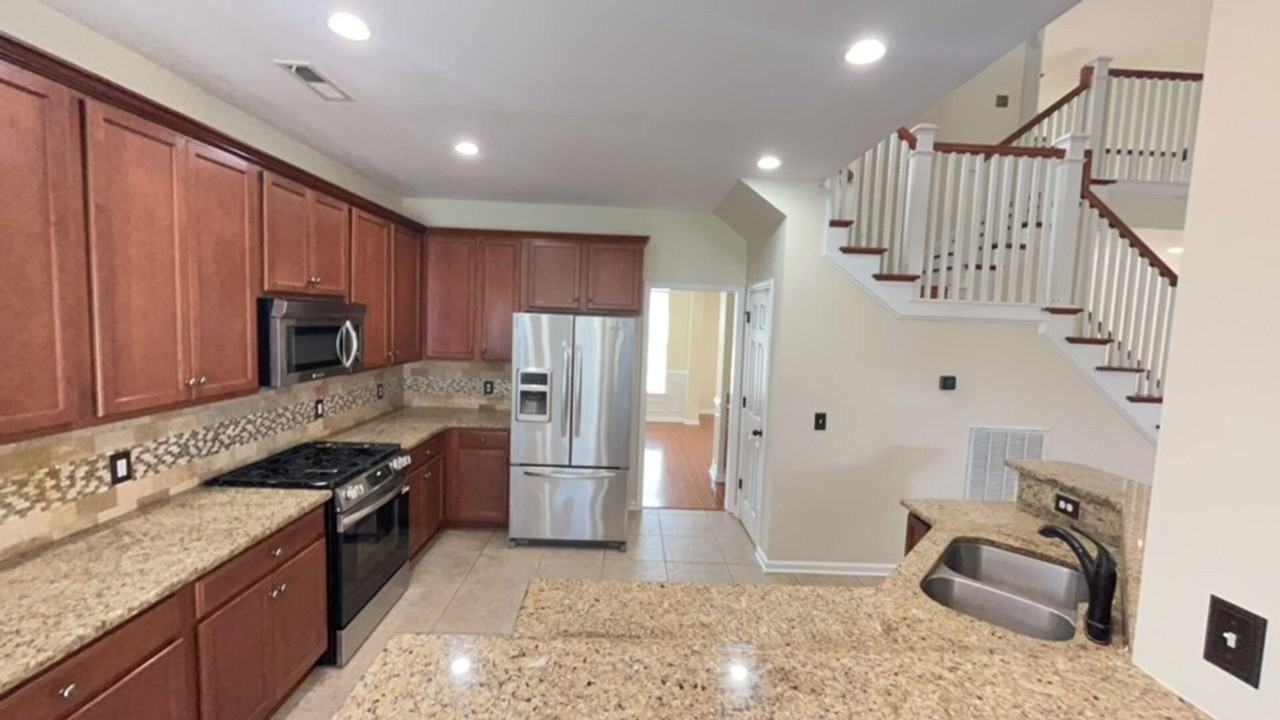 112 Carnegie Ct - Photo 7 of 24