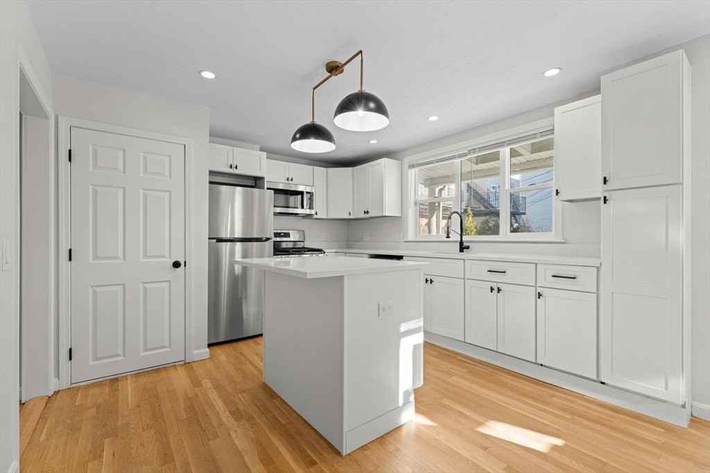 9 Dexter St - Photo 3 of 12