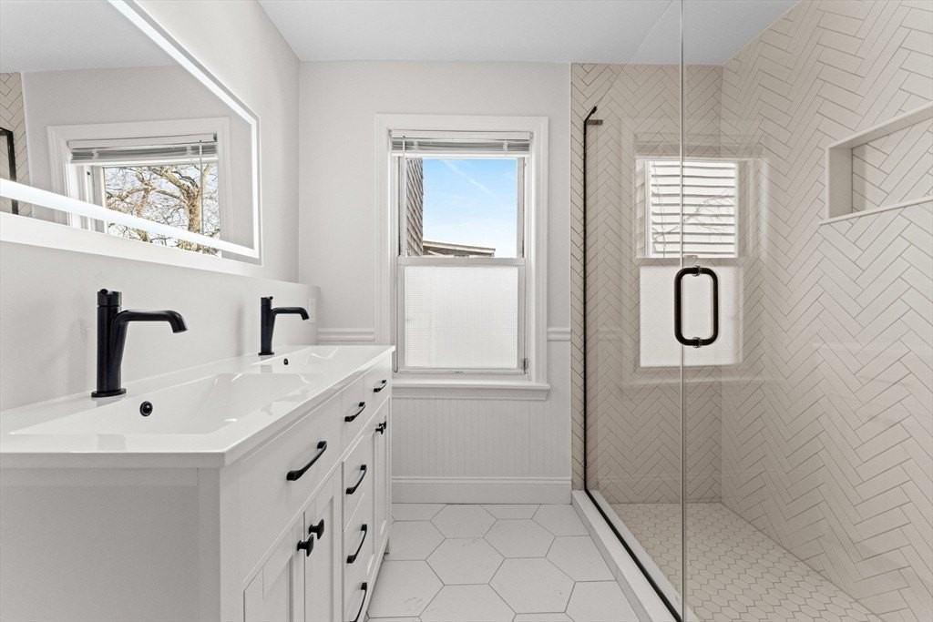 9 Dexter St - Photo 5 of 12