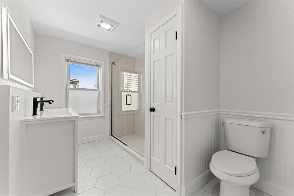 9 Dexter St - Photo 6 of 12