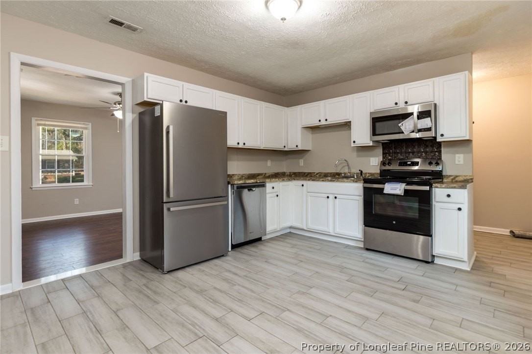 2243 Delta Dr - Photo 6 of 19