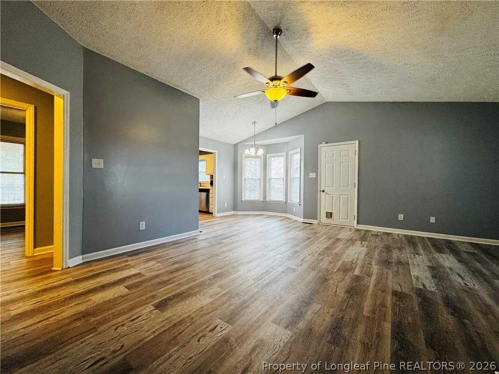 3441 Lubbock Dr - Photo 3 of 18