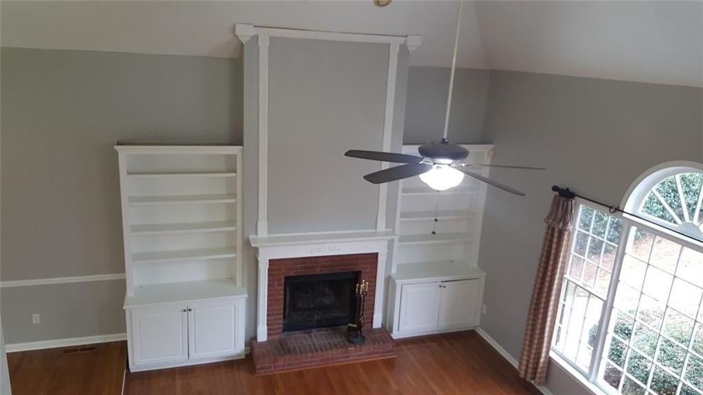 3885 Waterford Dr - Photo 3 of 40