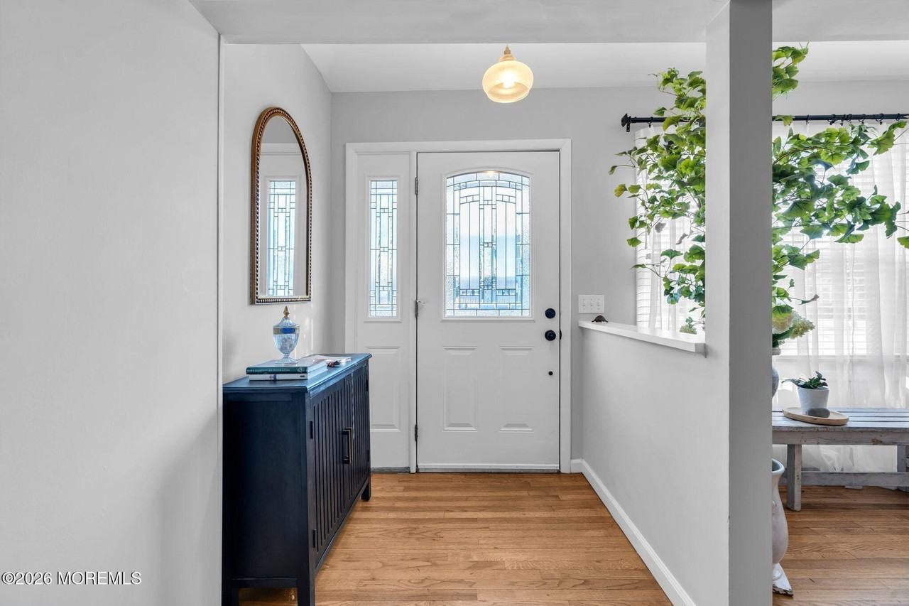 115 10th Ave - Photo 2 of 30