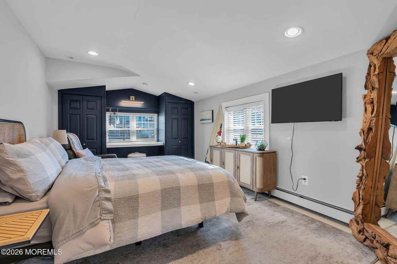 115 10th Ave - Photo 7 of 30